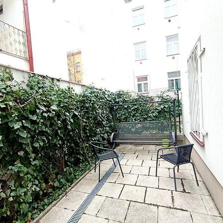 Apartment Captain Nemo Praga Exterior foto
