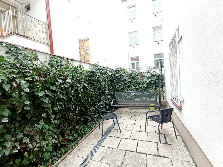 Apartment Captain Nemo Praga Exterior foto